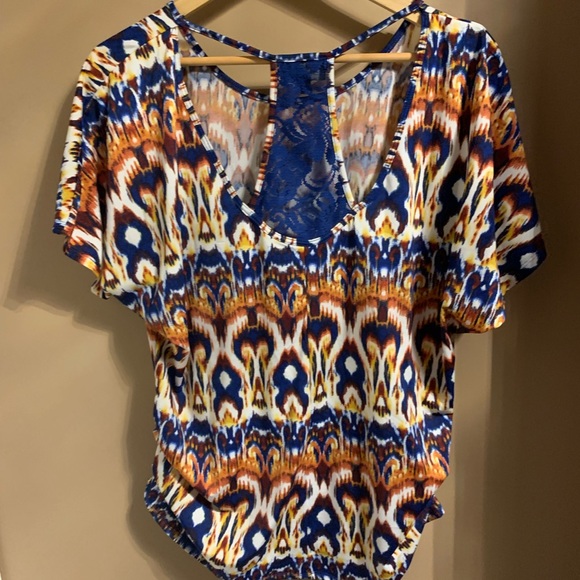 AUW Short Sleeve Top - Picture 4 of 4